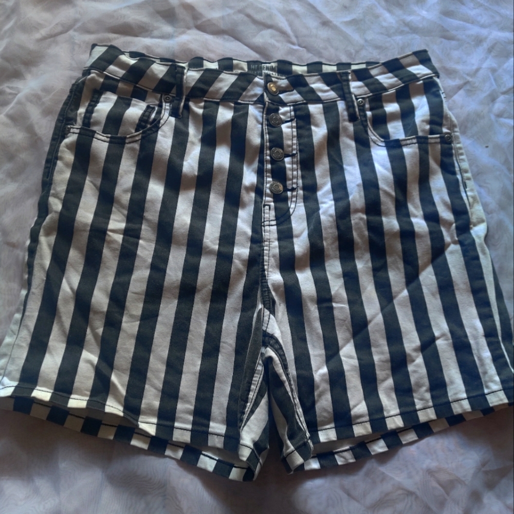 Ultra High Rise Button Front Short HT Stripe Beetlejuice